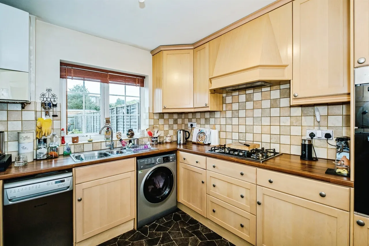 Hurston Close, Worthing, BN14, photo 5
