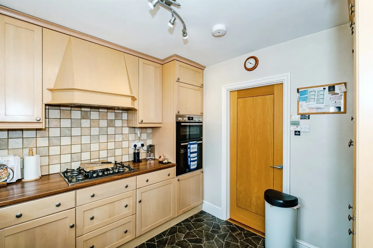 Hurston Close, Worthing, BN14, photo 4