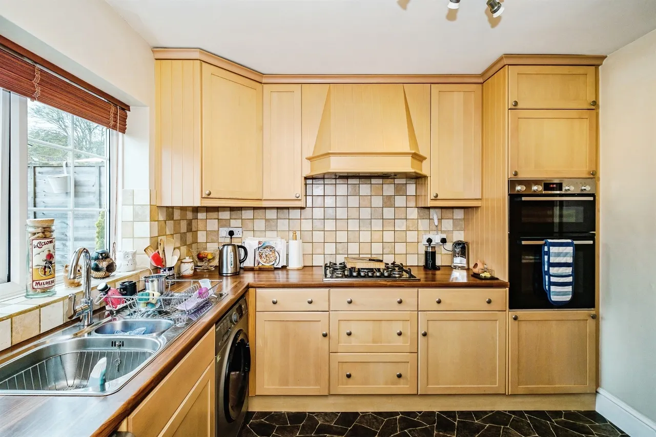Hurston Close, Worthing, BN14, photo 6