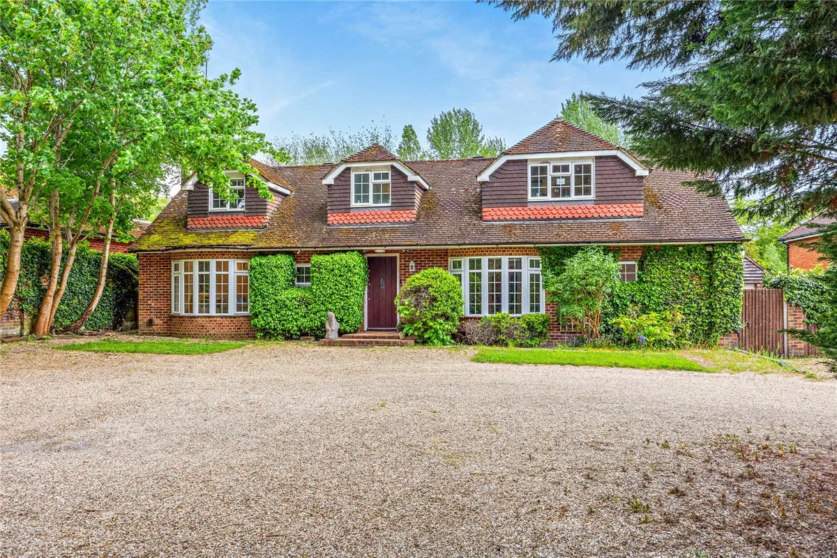 5 bed house for sale, Andover Road, Newbury, RG14