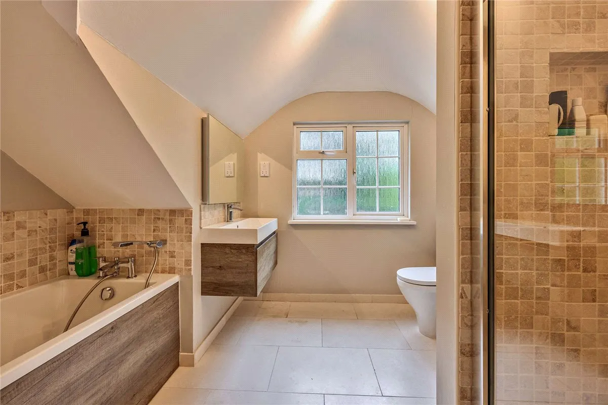 Andover Road, Newbury, RG14, photo 16