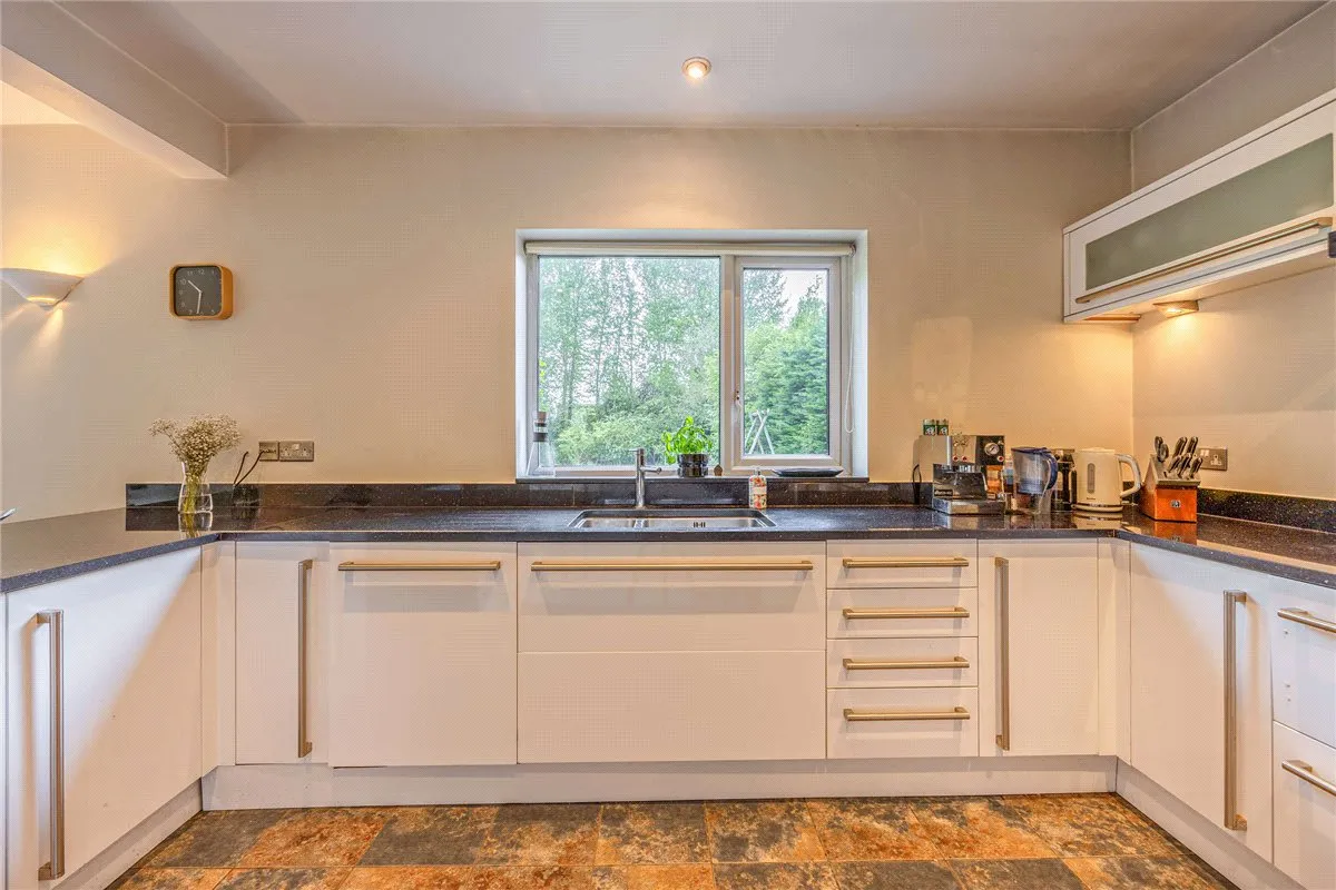 Andover Road, Newbury, RG14, photo 22