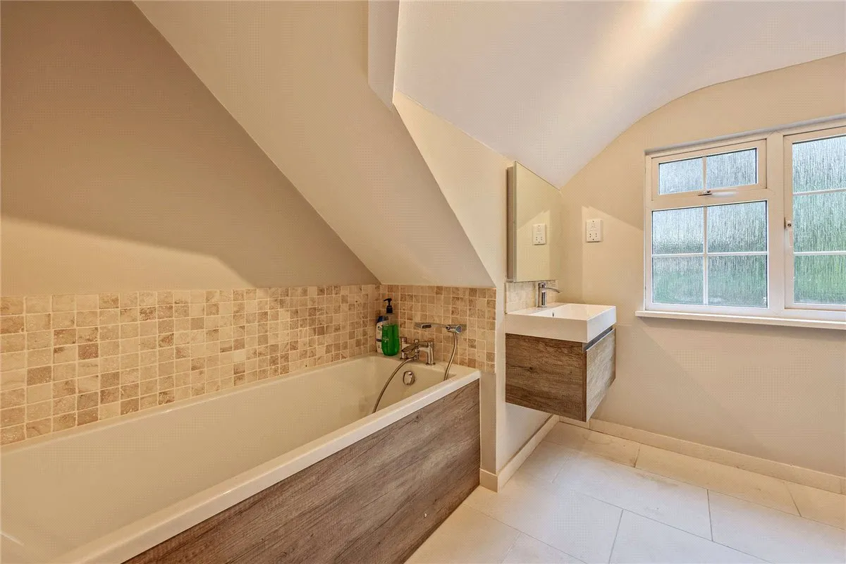 Andover Road, Newbury, RG14, photo 19