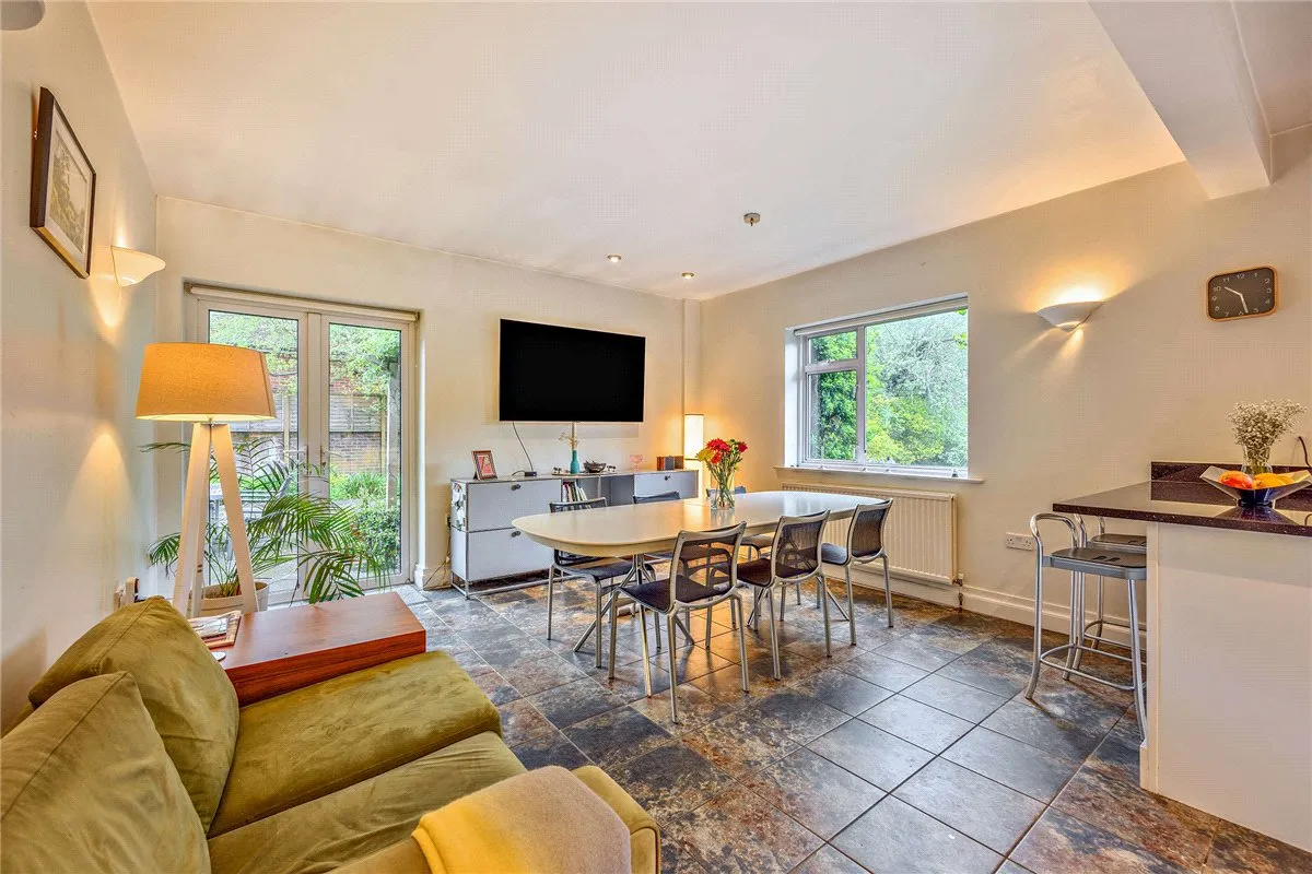 Andover Road, Newbury, RG14, photo 4
