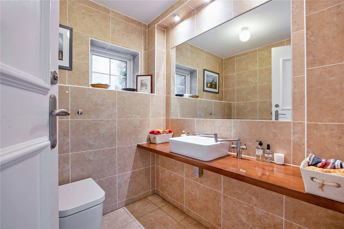 Andover Road, Newbury, RG14, photo 17