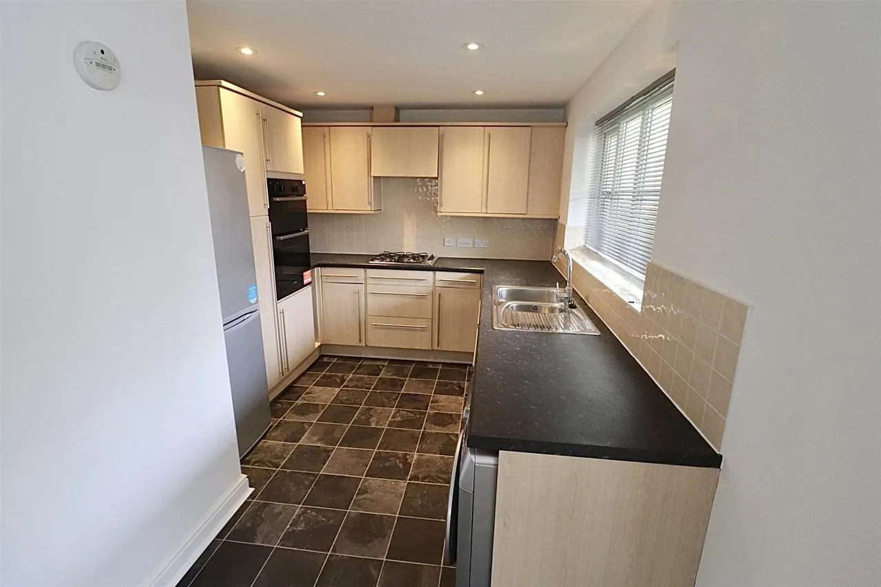 St. Crispin Crescent, Northampton, photo 5
