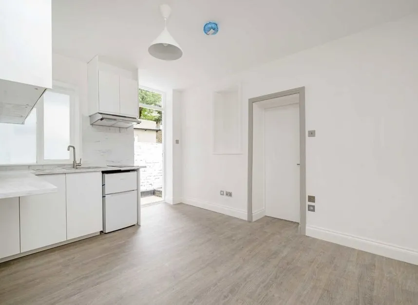 Castletown Road, West Kensington, W14, photo 2