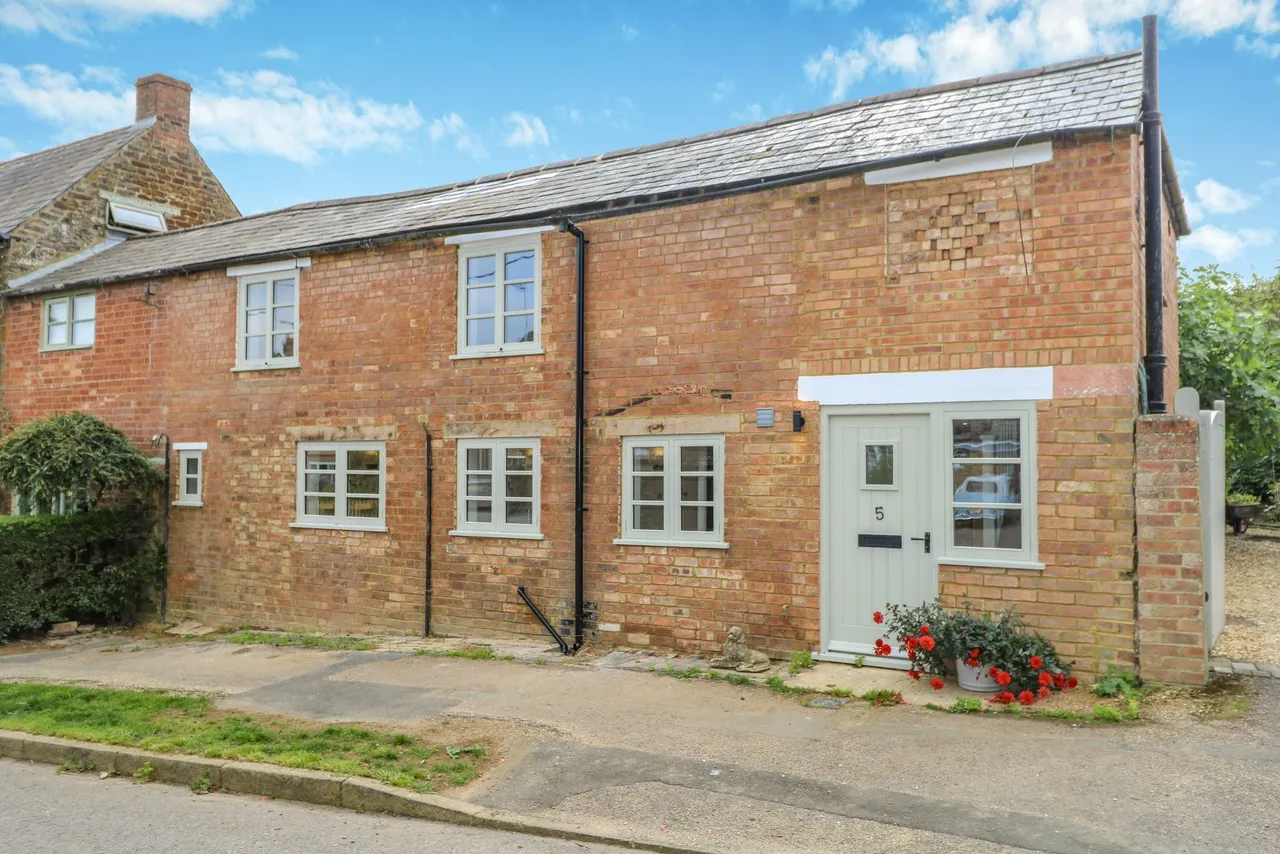 2 bed house for sale — Hill View, Eydon, NN11