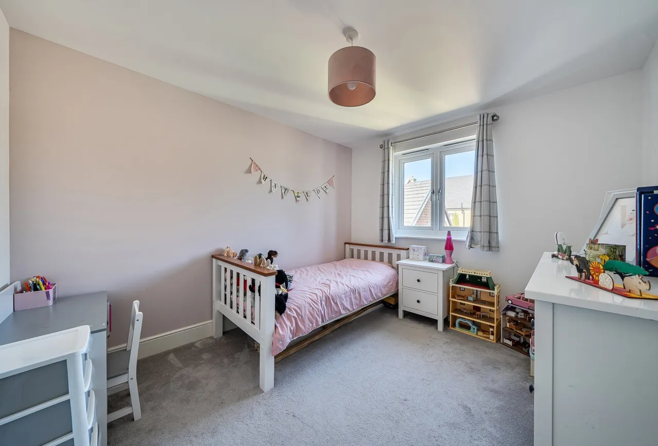 Castle Close, Gloucestershire, Gotherington, GL52 9EE, photo 9
