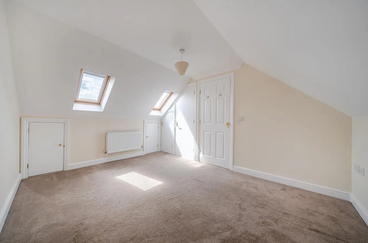 Margery Holroyd Rise, Malmesbury, SN16, photo 8