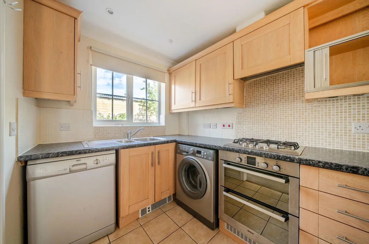Margery Holroyd Rise, Malmesbury, SN16, photo 6