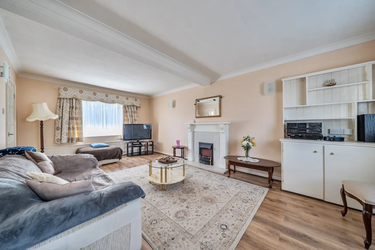 Laurel Grove, West Winch, PE33, photo 2