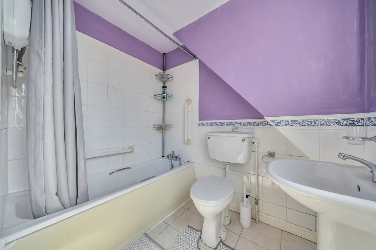 Laurel Grove, West Winch, PE33, photo 9