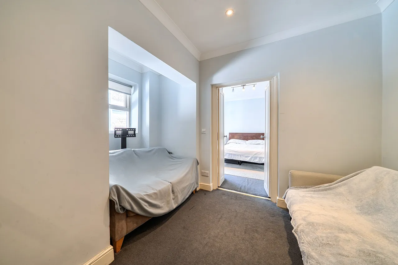 8 Chase Court, 28-29 Beaufort Gardens, London, photo 11