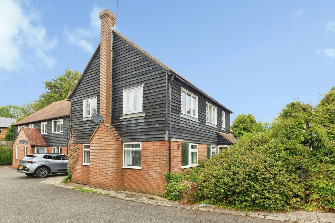 2 bed flat for sale — Riverside Close, Bridge, Canterbury, Kent, CT4