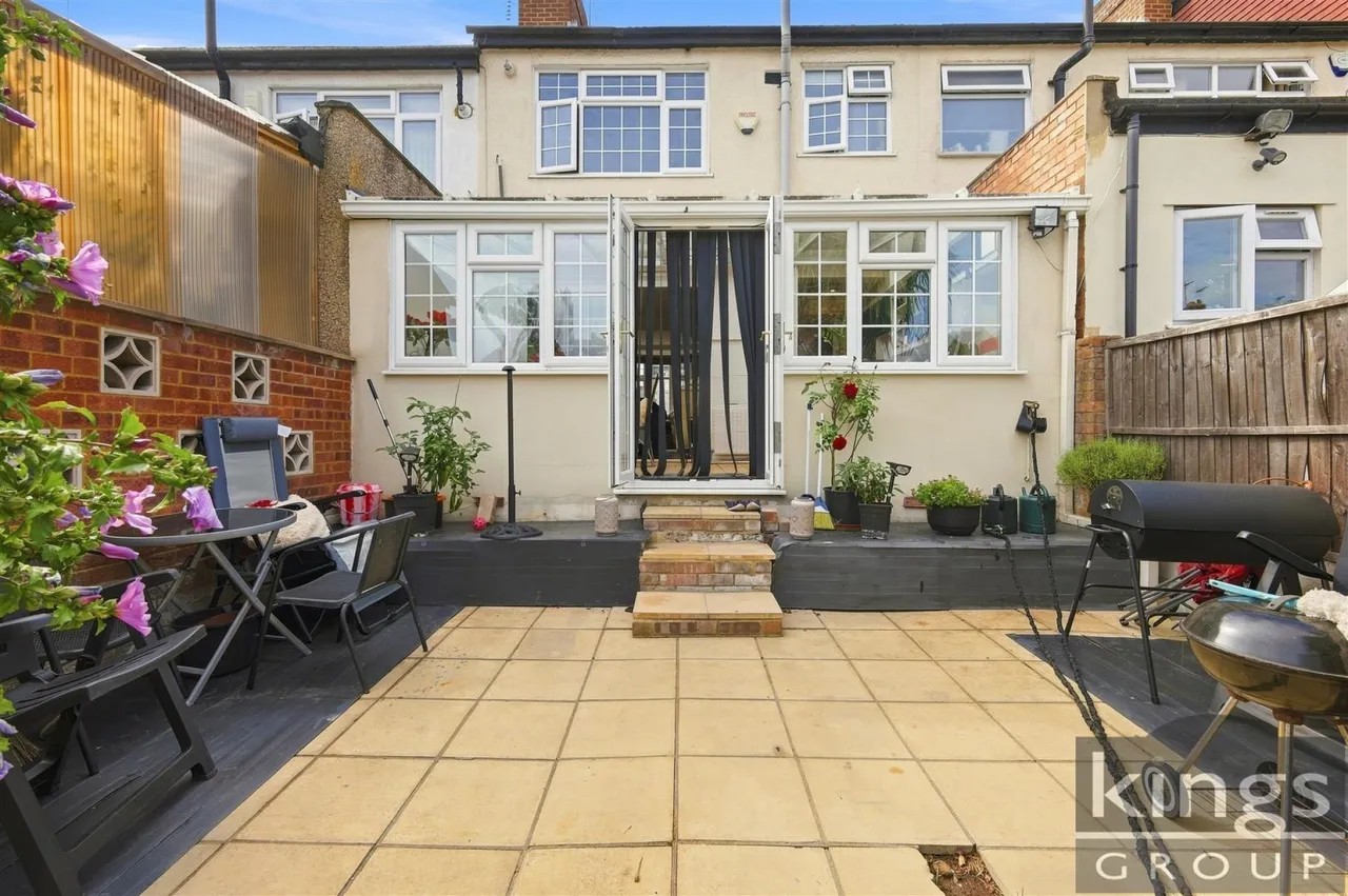 Westmoor Gardens, Enfield, photo 24