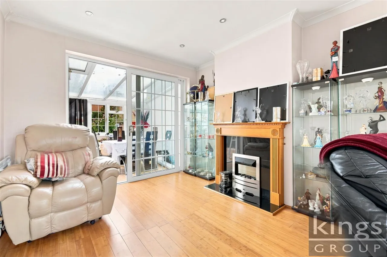 Westmoor Gardens, Enfield, photo 9
