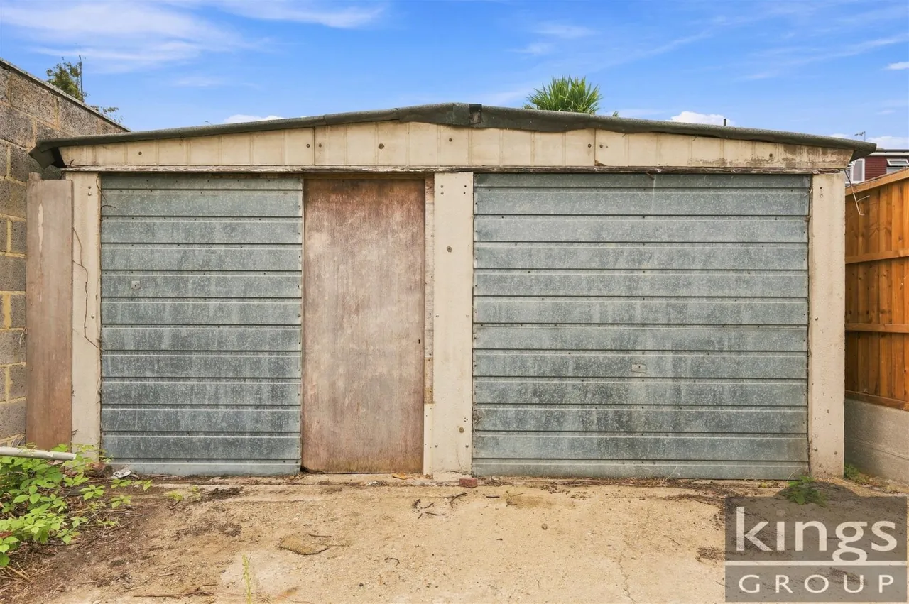 Westmoor Gardens, Enfield, photo 18