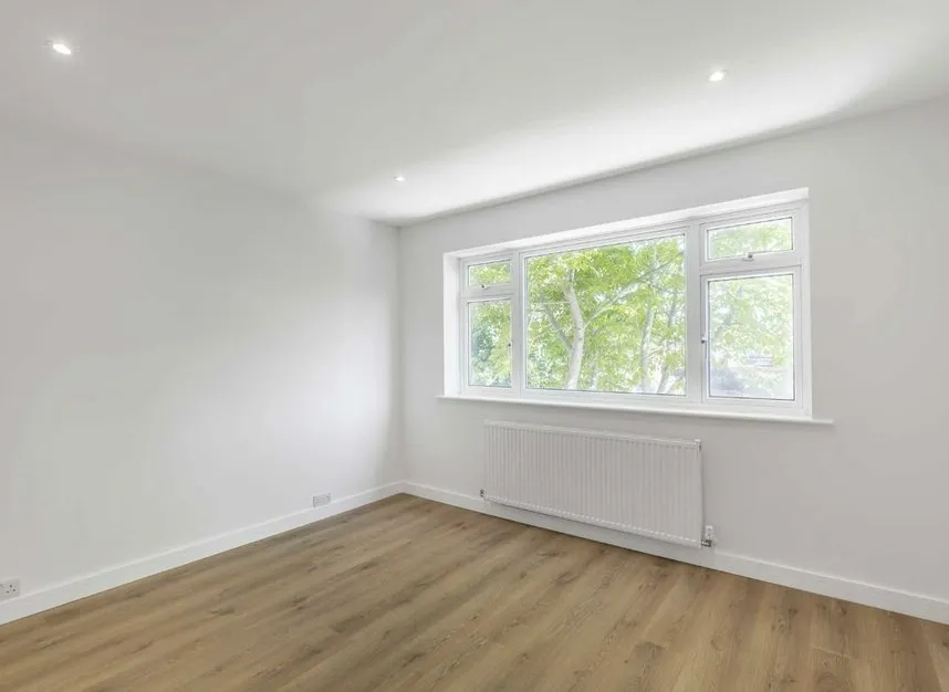 Staines Road East, Sunbury-On-Thames, TW16, photo 4