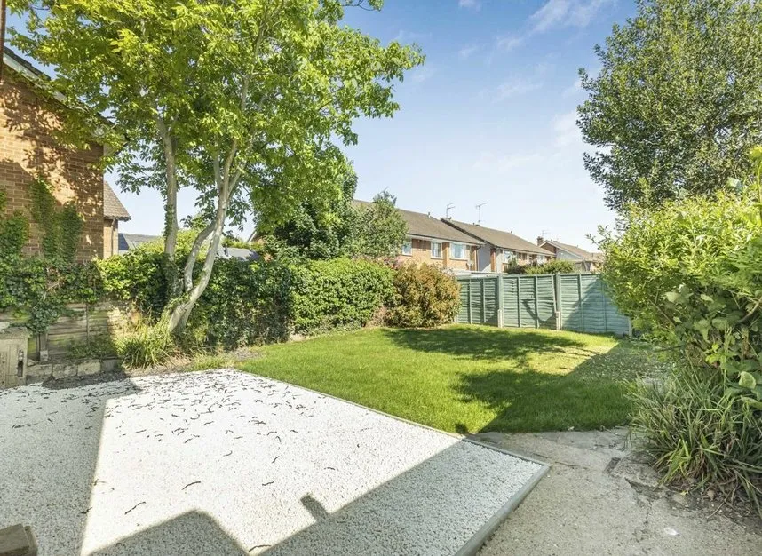 Staines Road East, Sunbury-On-Thames, TW16, photo 7