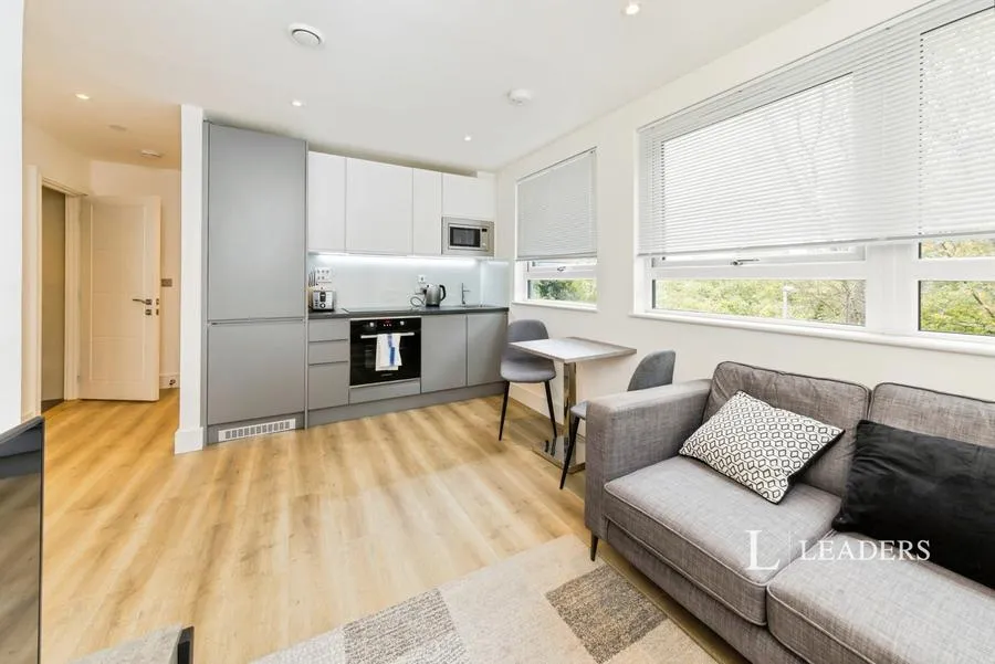 Wood Street, East Grinstead, RH19, photo 7