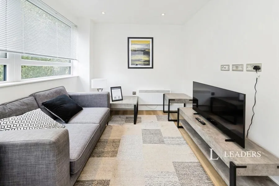 Wood Street, East Grinstead, RH19, photo 6