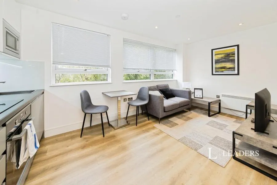 Wood Street, East Grinstead, RH19, photo 8
