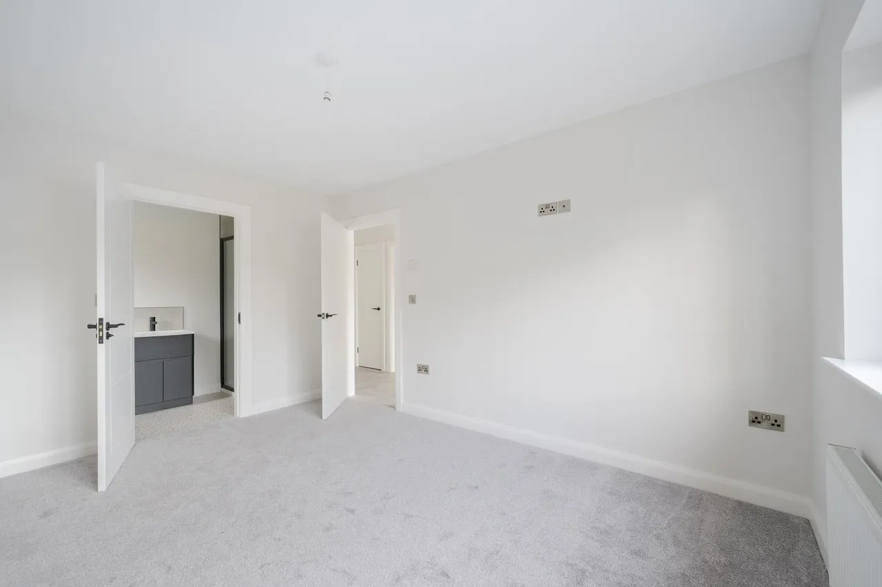Bryansford Meadow, bangor west, BT20, photo 11