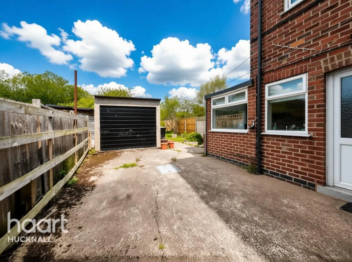 Broxtowe Drive, Nottingham, NG15, photo 13