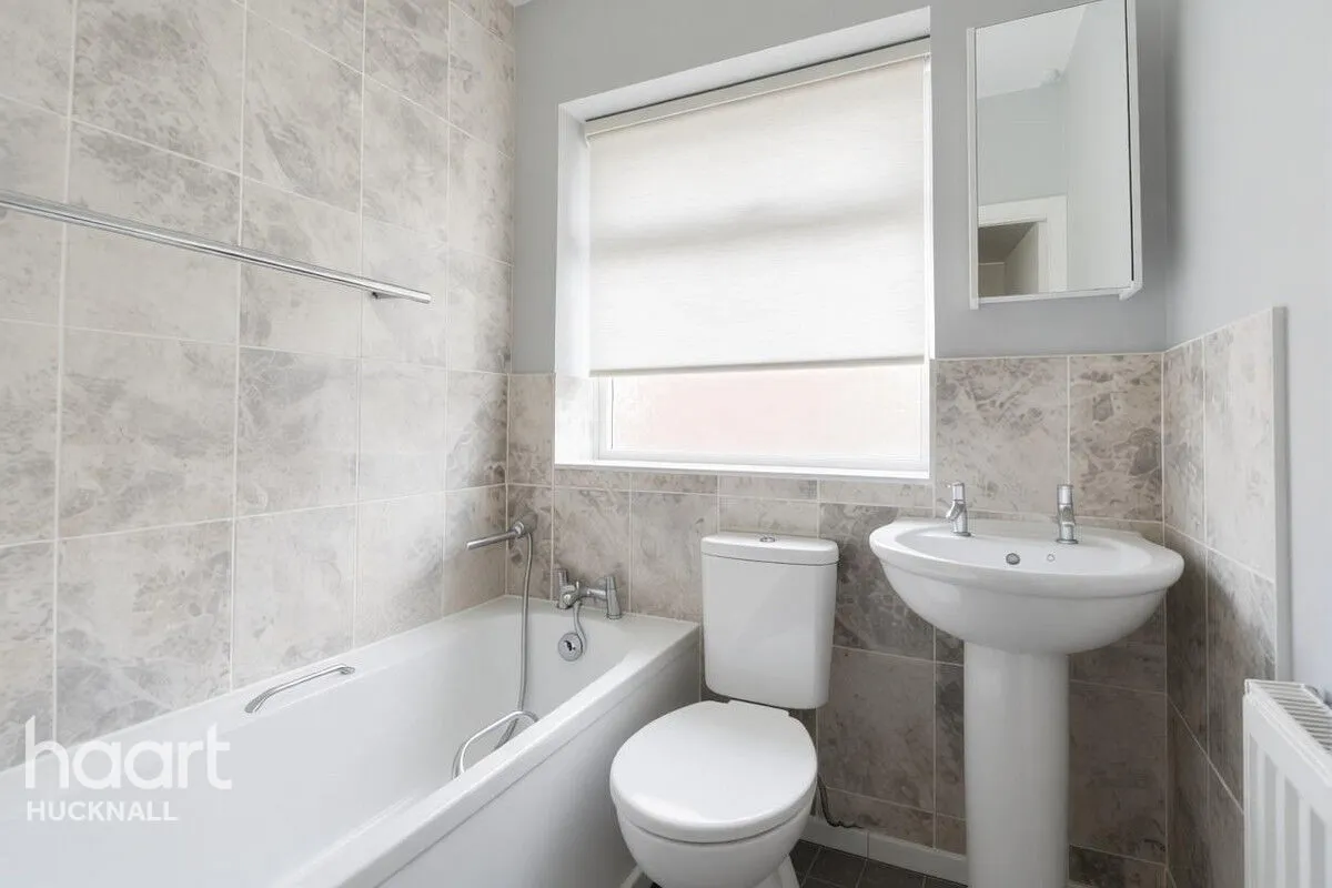 Broxtowe Drive, Nottingham, NG15, photo 12
