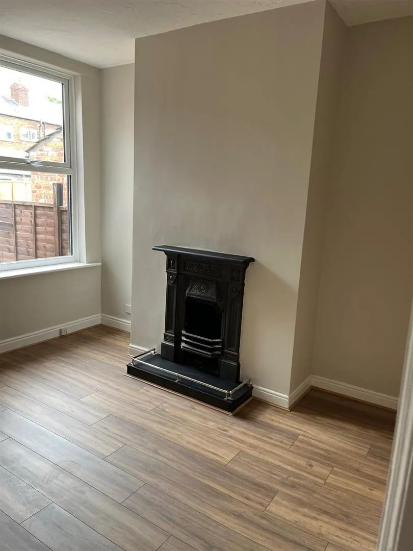 Ladysmith Street, Shaw Heath, photo 5