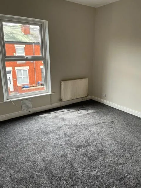 Ladysmith Street, Shaw Heath, photo 4