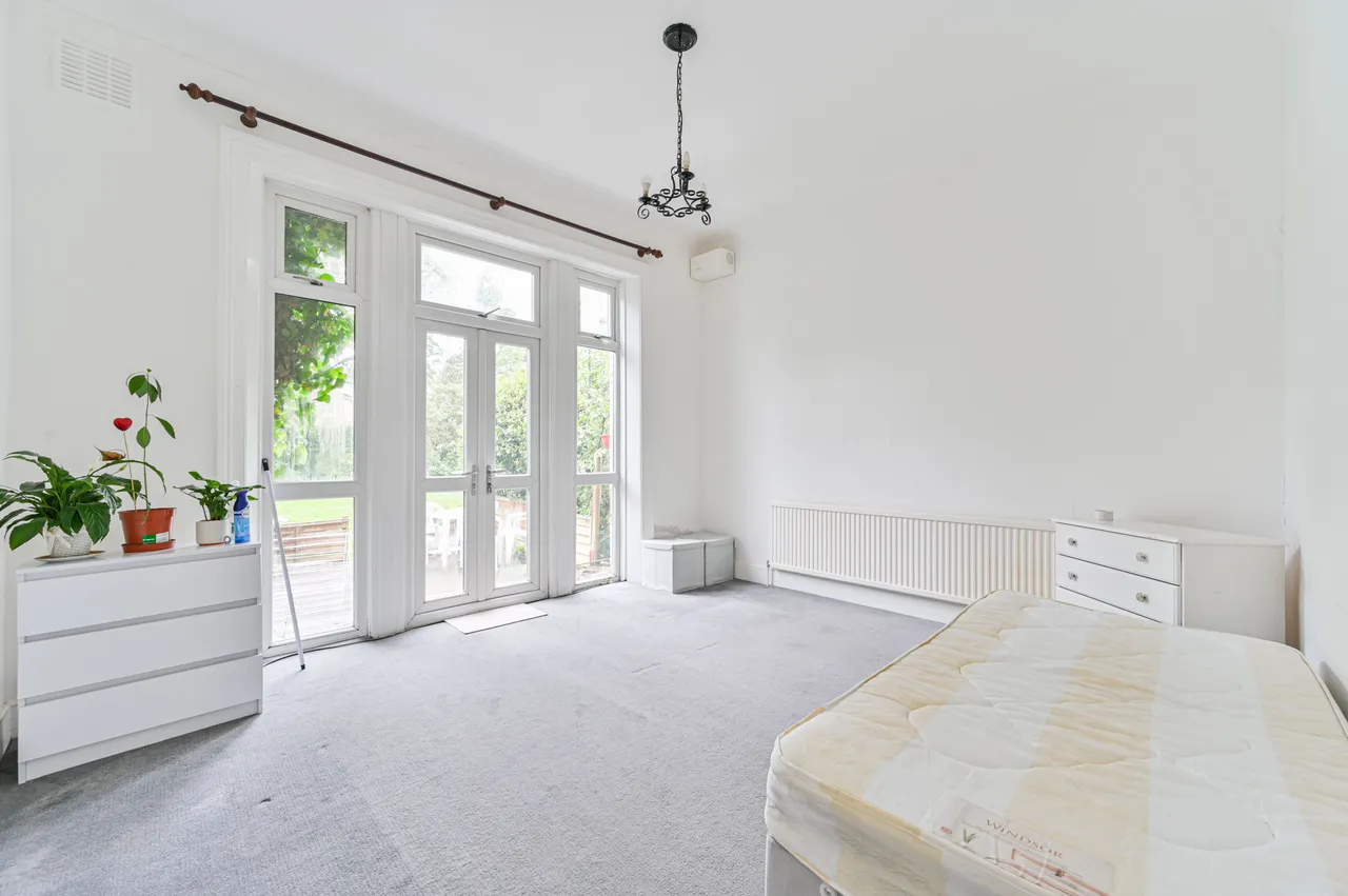 1 bed flat to rent, London, SW16