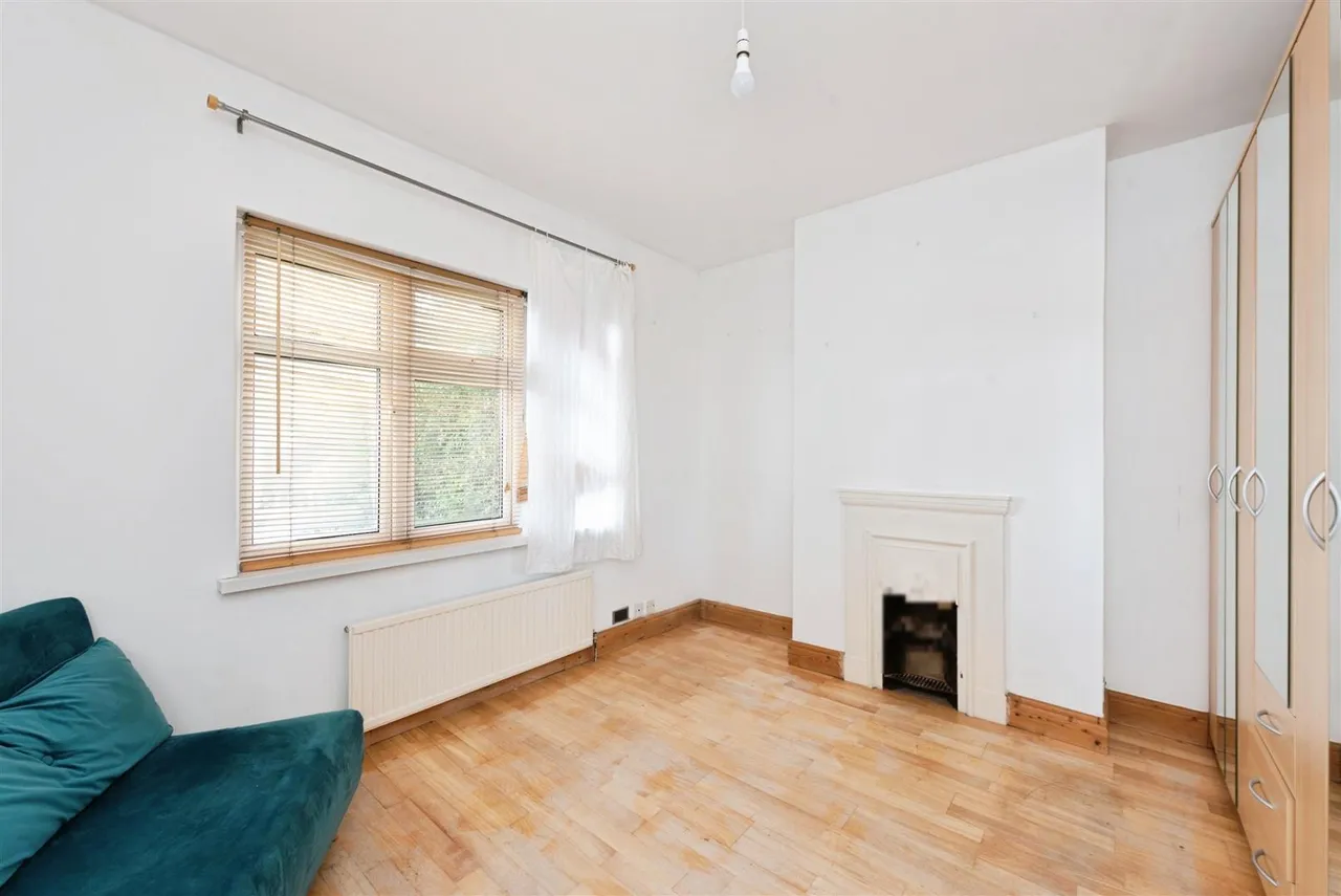 Wellington Gardens, Twickenam, photo 15