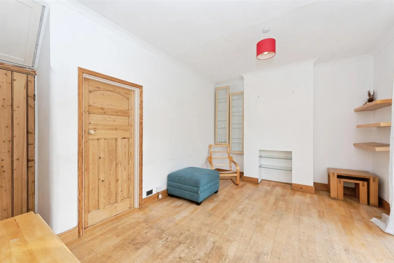 Wellington Gardens, Twickenam, photo 13
