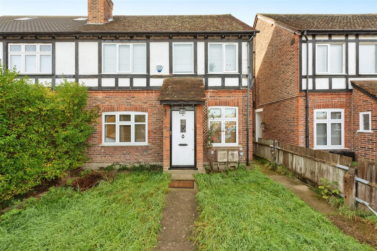 2 bed flat for sale — Wellington Gardens, Twickenam