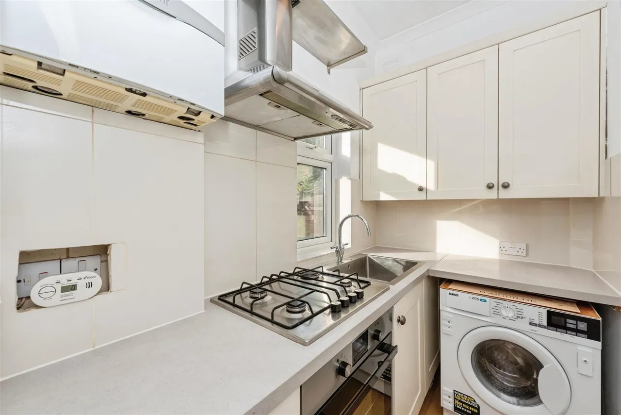 Wellington Gardens, Twickenam, photo 11
