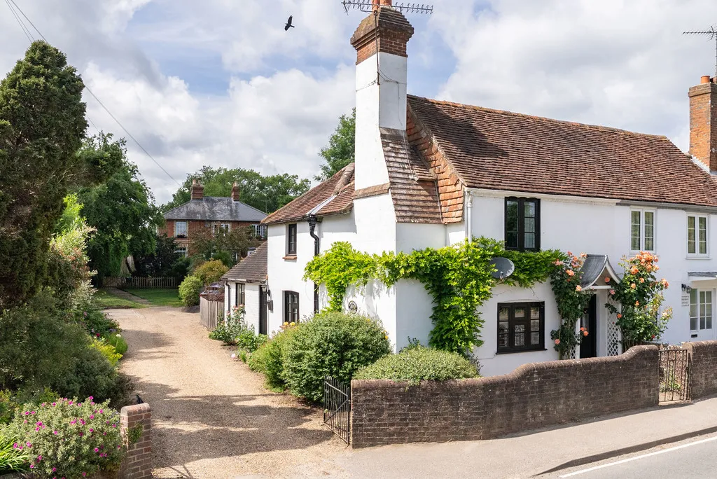2 bed house for sale, Stane Street, Ockley, RH5
