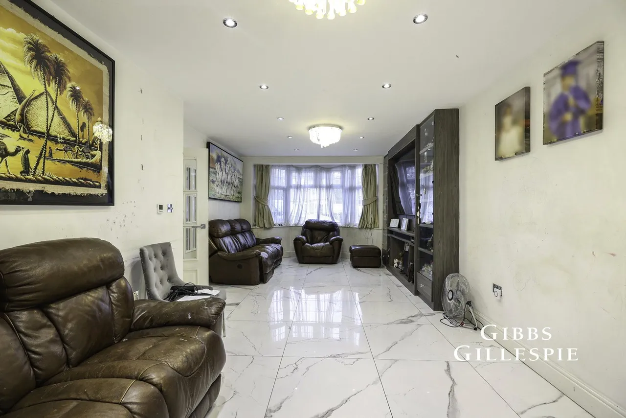 Tangmere Gardens, Northolt, UB5, photo 2