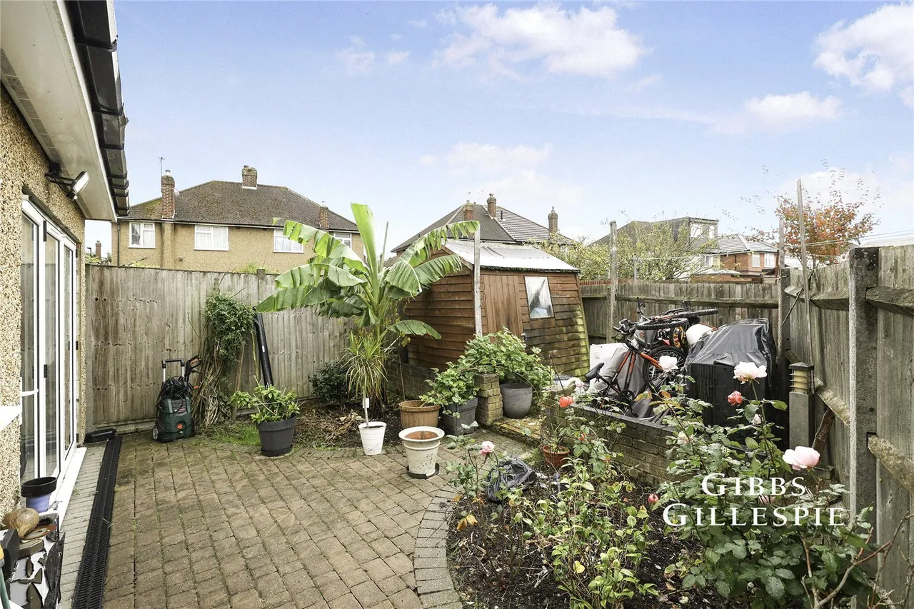Tangmere Gardens, Northolt, UB5, photo 18
