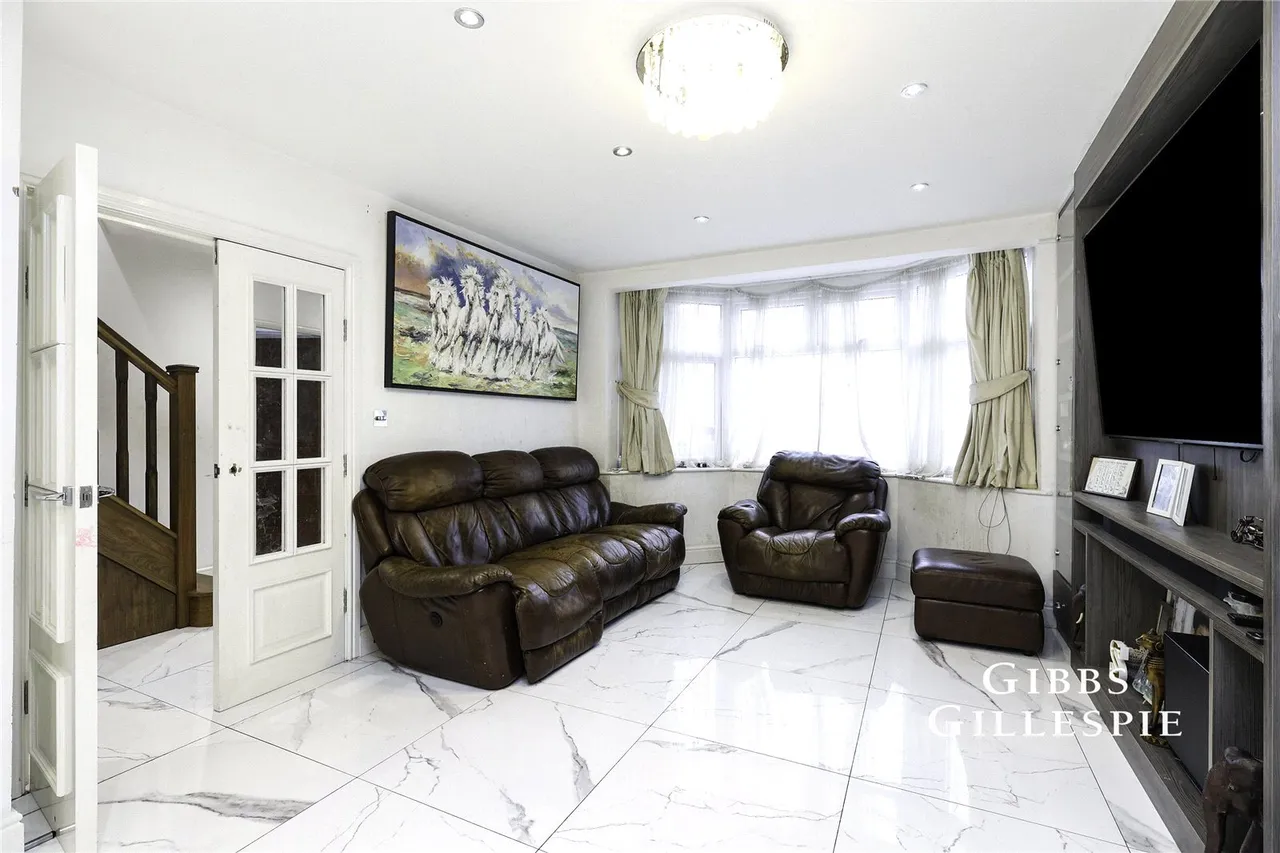 Tangmere Gardens, Northolt, UB5, photo 3