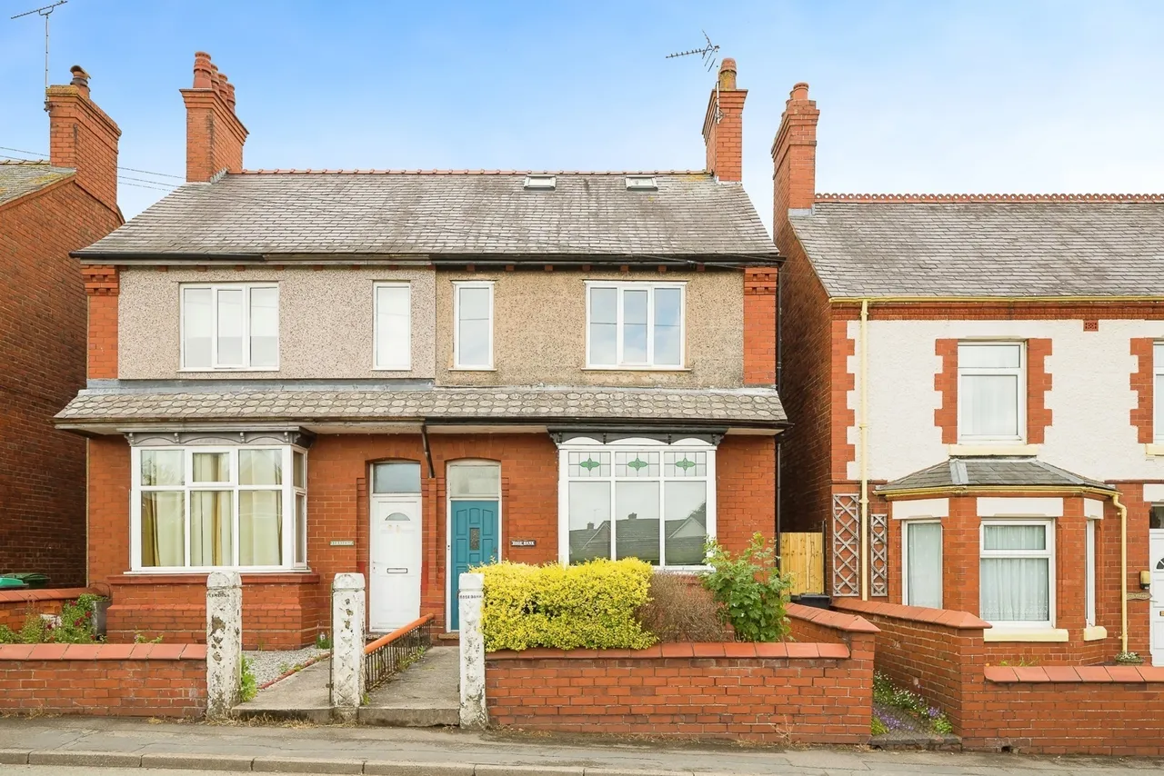 2 bed house for sale, New Road, Wrexham, LL11