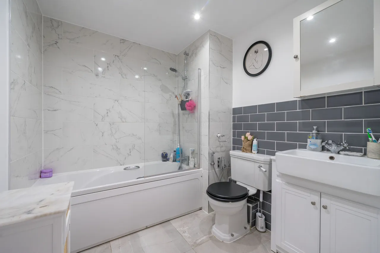 Holland Gardens, Brentford, TW8, photo 6