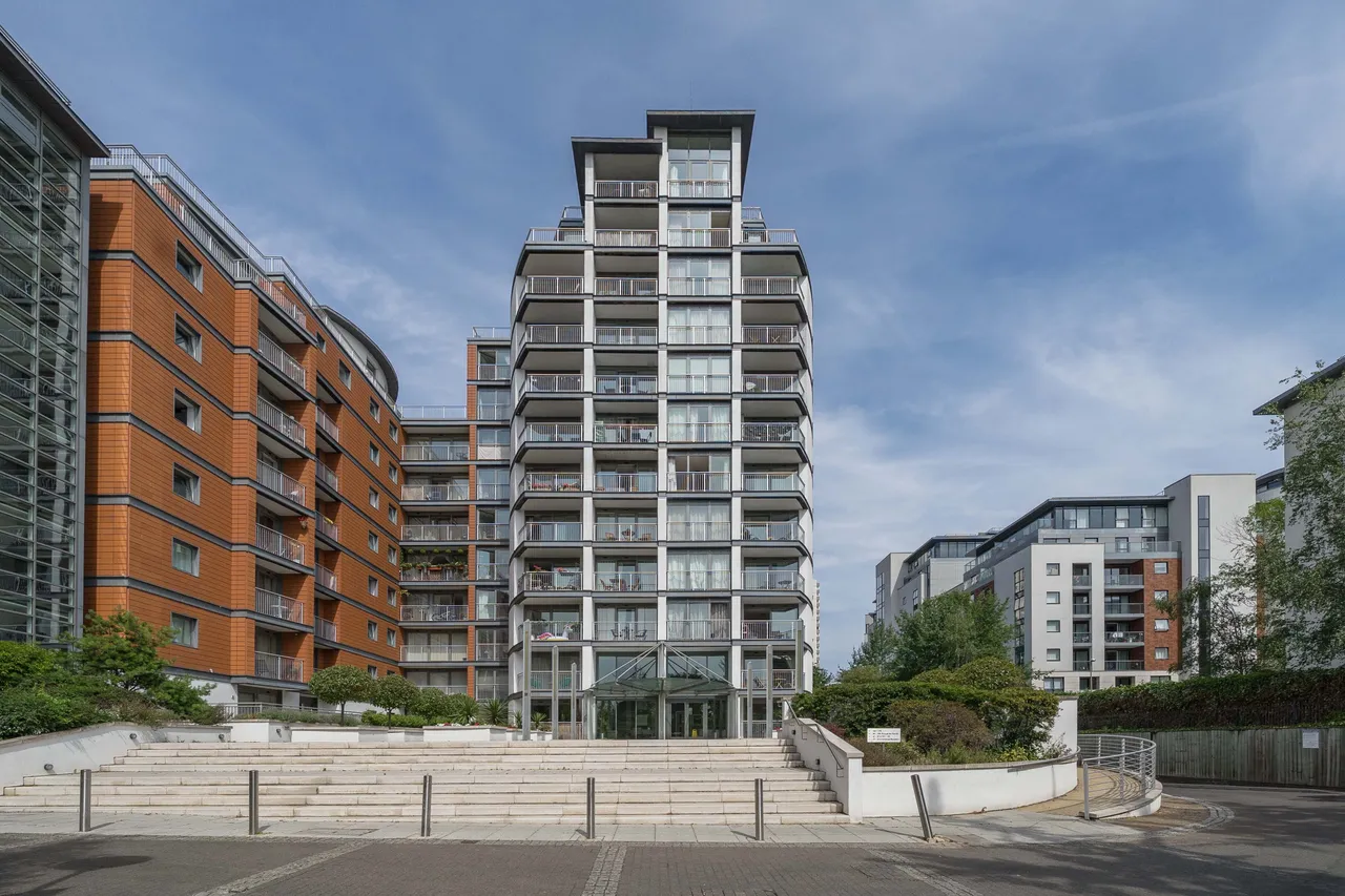 2 bed flat for sale — Holland Gardens, Brentford, TW8