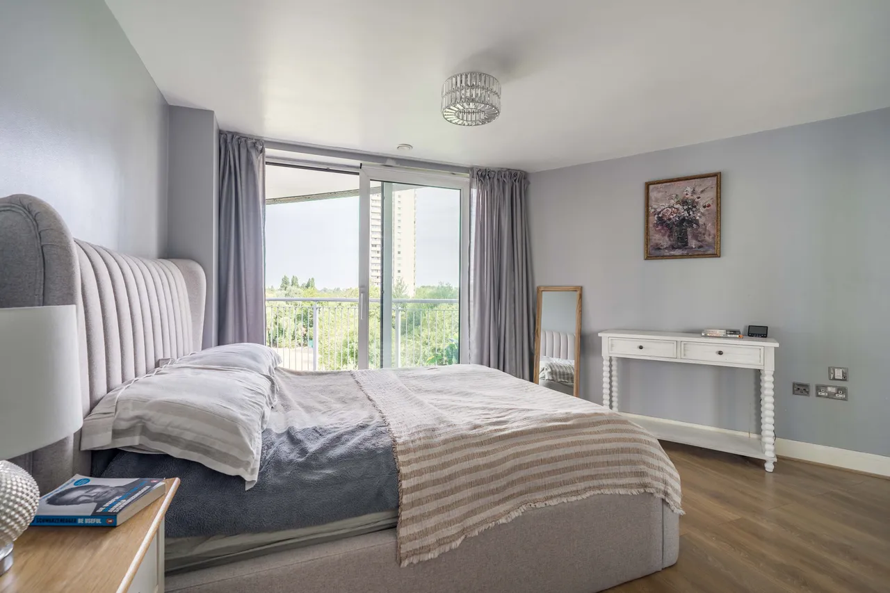 Holland Gardens, Brentford, TW8, photo 5