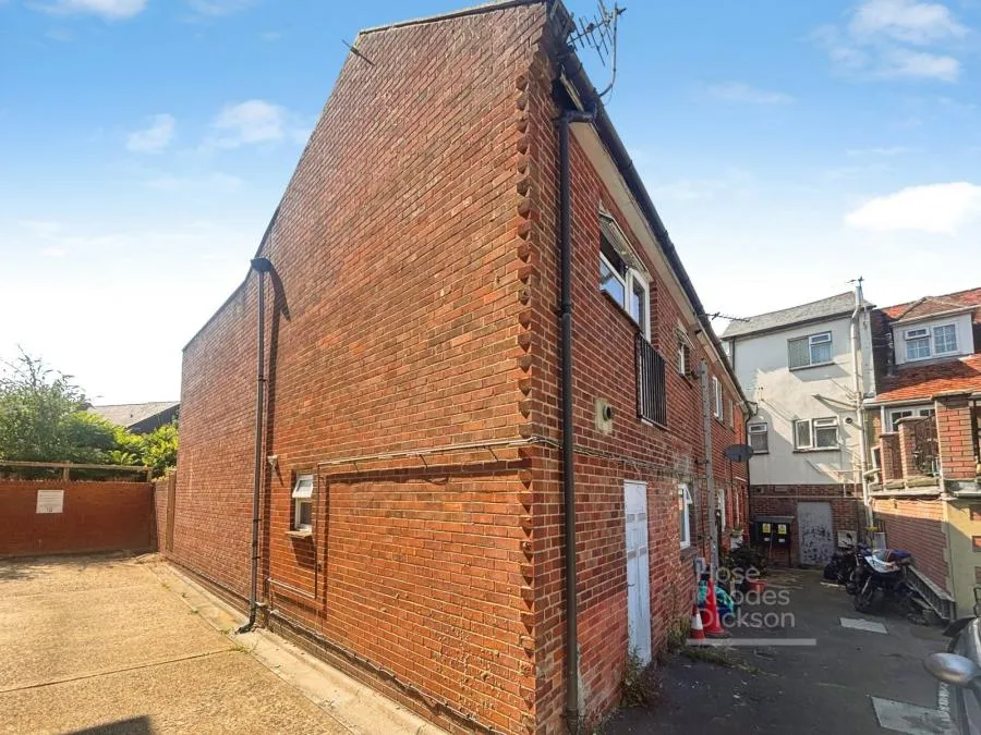 1 bed flat for sale, New Street, Newport, PO30