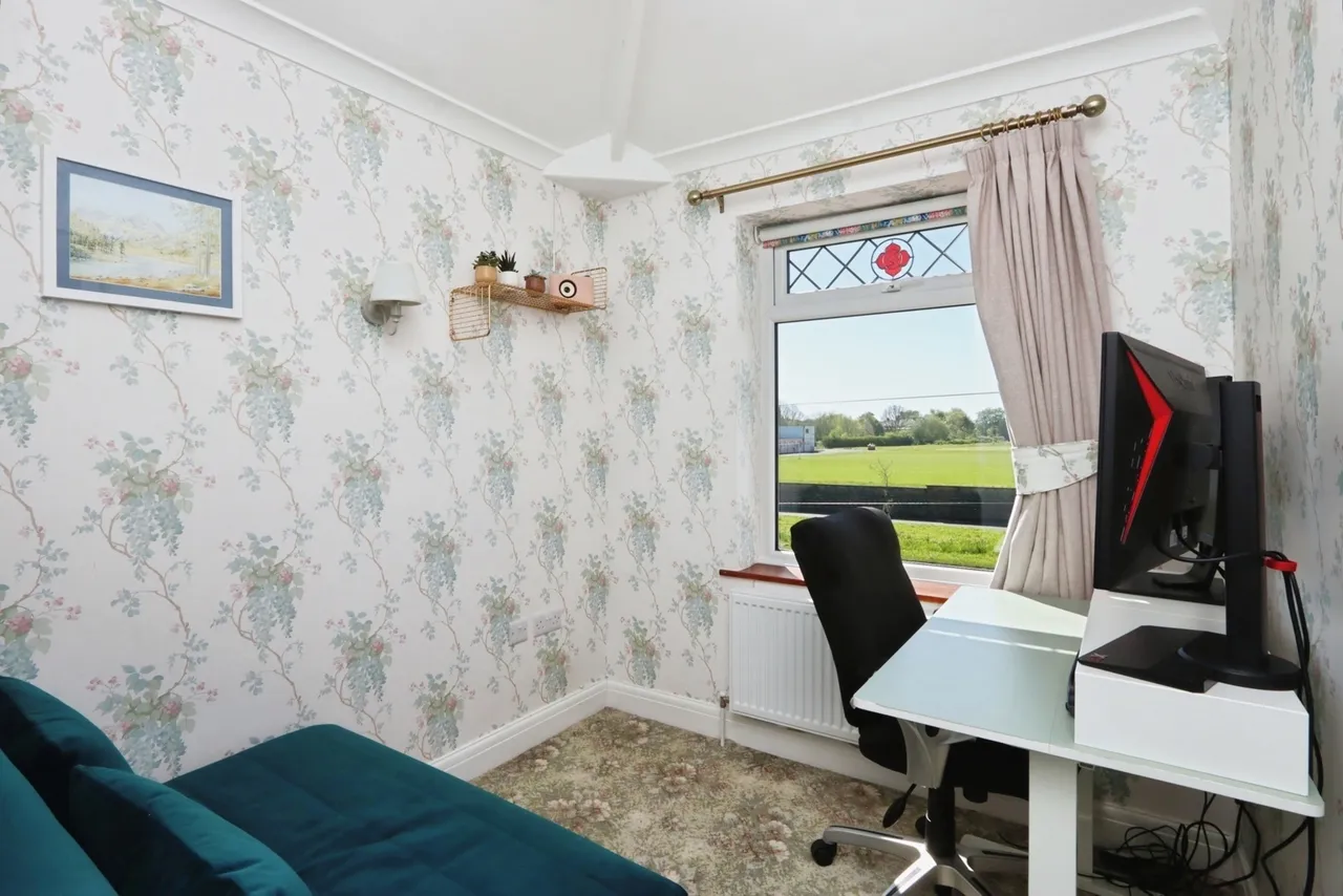 Greenhill Main Road, Sheffield, S8, photo 14