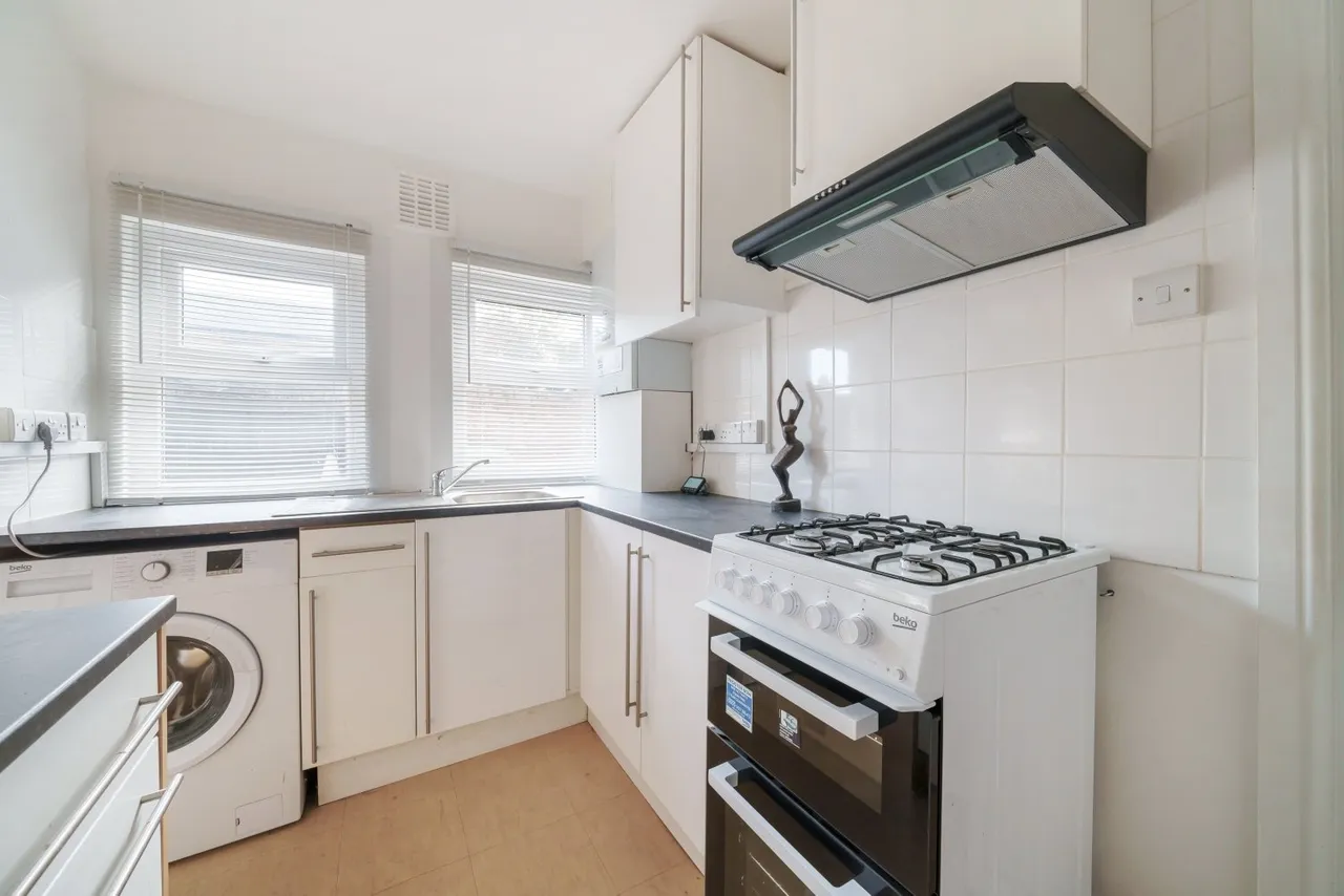 Plumstead High Street, London, SE18, photo 12
