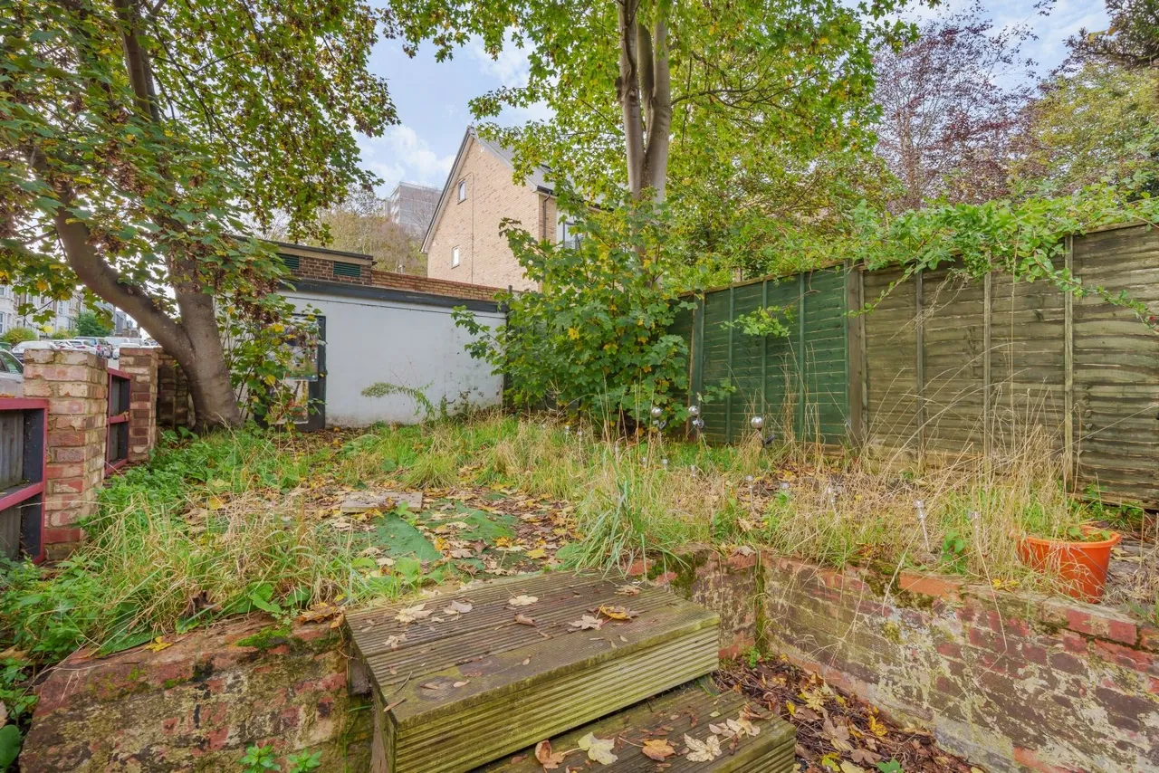 Plumstead High Street, London, SE18, photo 15