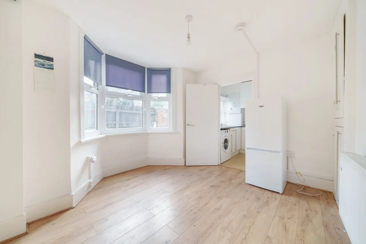 Plumstead High Street, London, SE18, photo 2